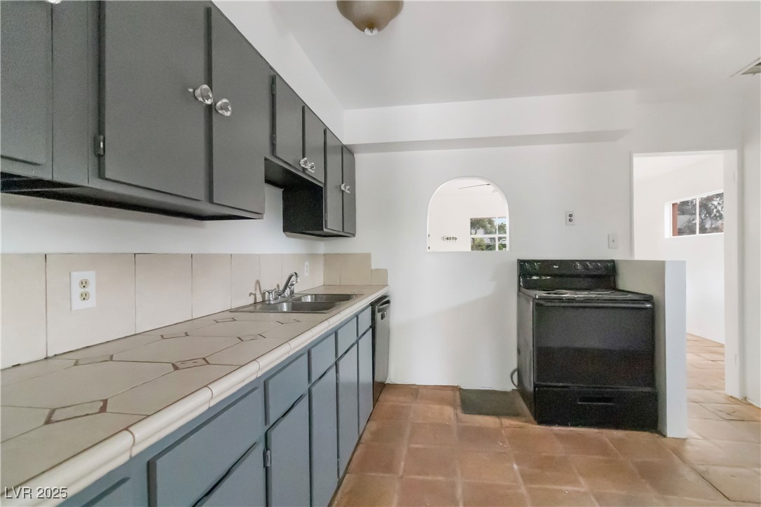 1925 Franklin Avenue Property Photo 17