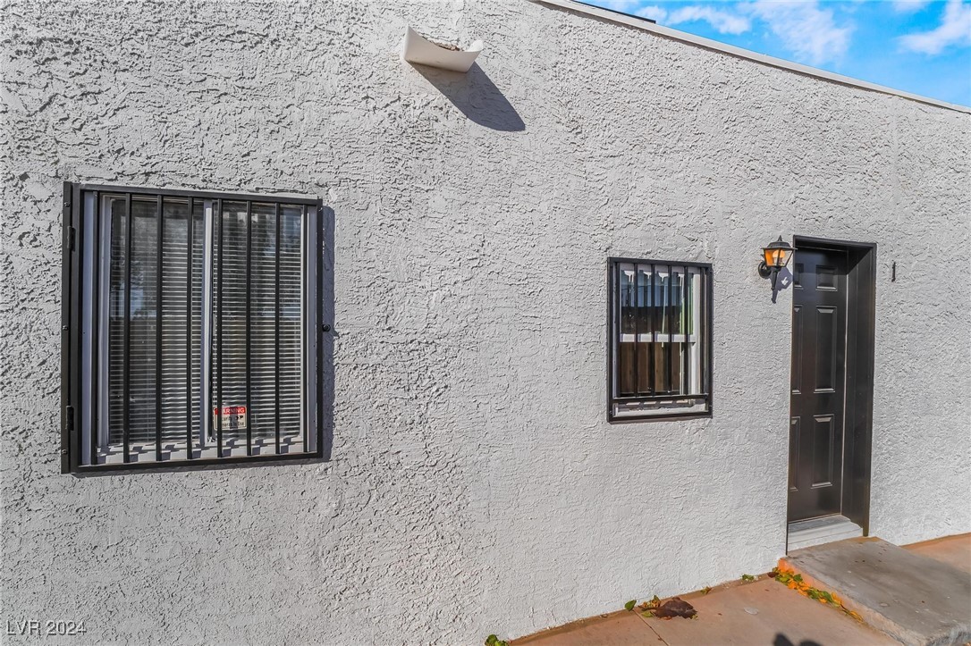 3045 Cedar Street Property Photo 4
