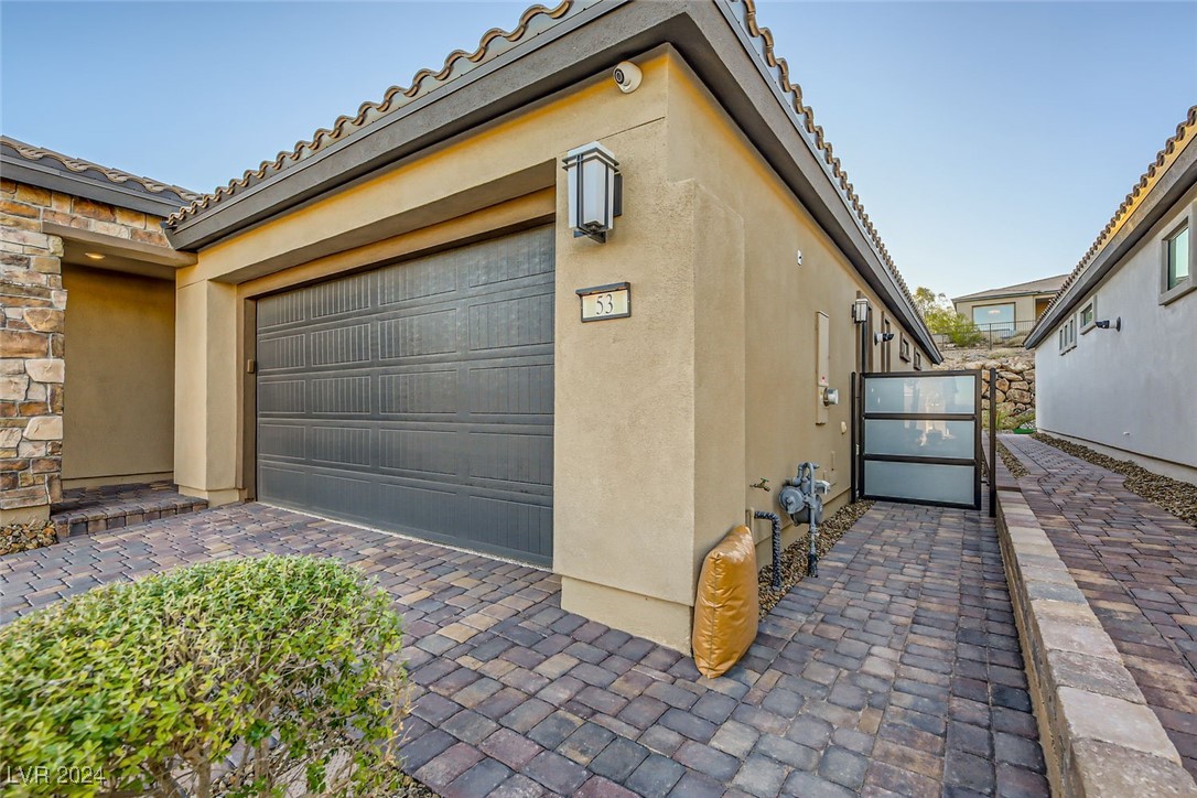 53 Stone Yucca Court Property Photo 5