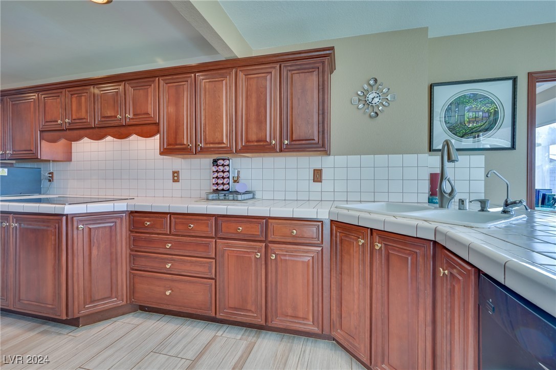 485 Sari Drive Property Photo 28