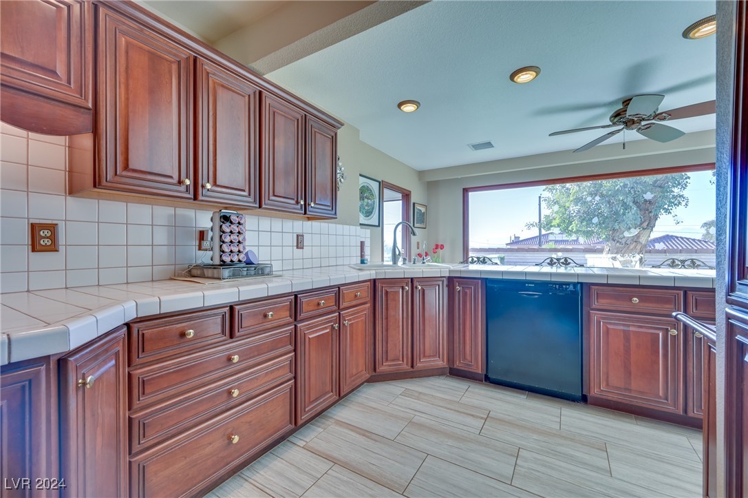 485 Sari Drive Property Photo 31