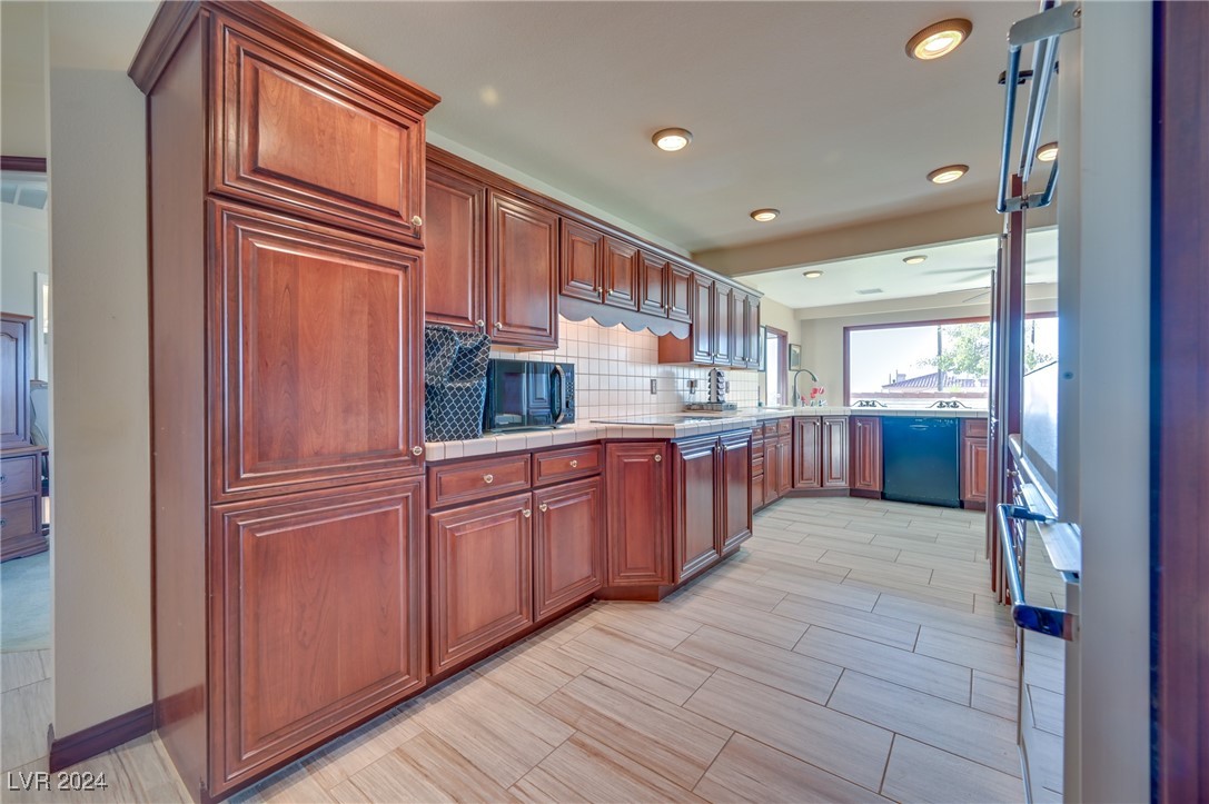 485 Sari Drive Property Photo 32
