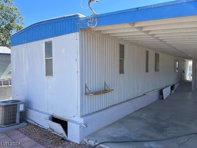 1240 South Comstock Circle Property Photo 5