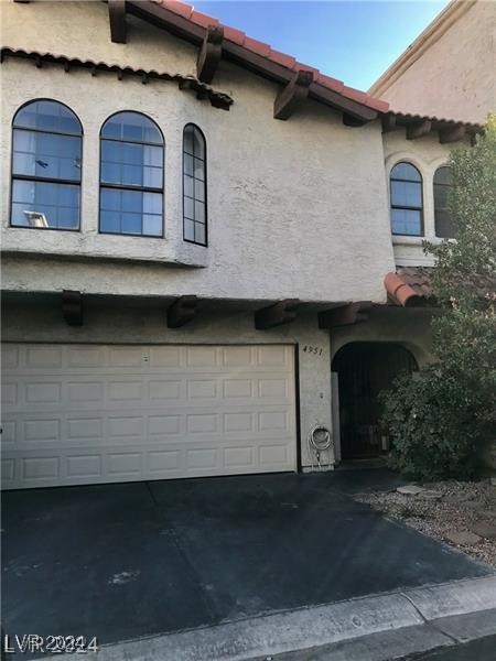 4951 Schumann Drive Property Photo 2