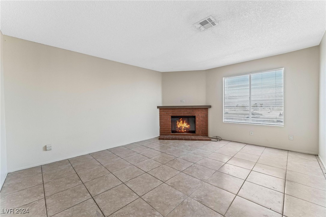 2257 Exeter Drive C And D Property Photo 8
