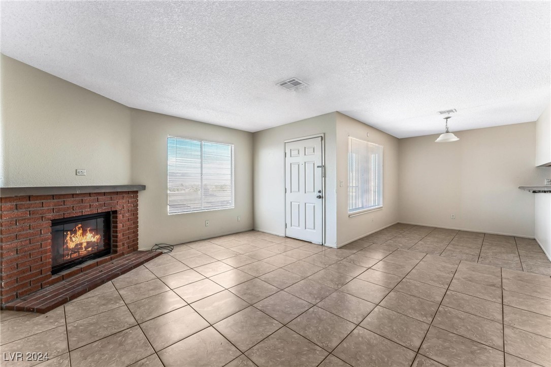 2257 Exeter Drive C And D Property Photo 9