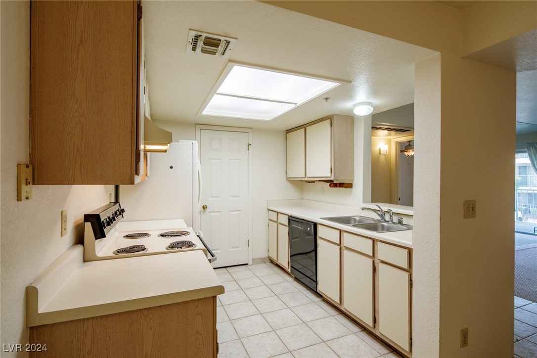 3550 Bay Sands Drive 2044 Property Photo 12