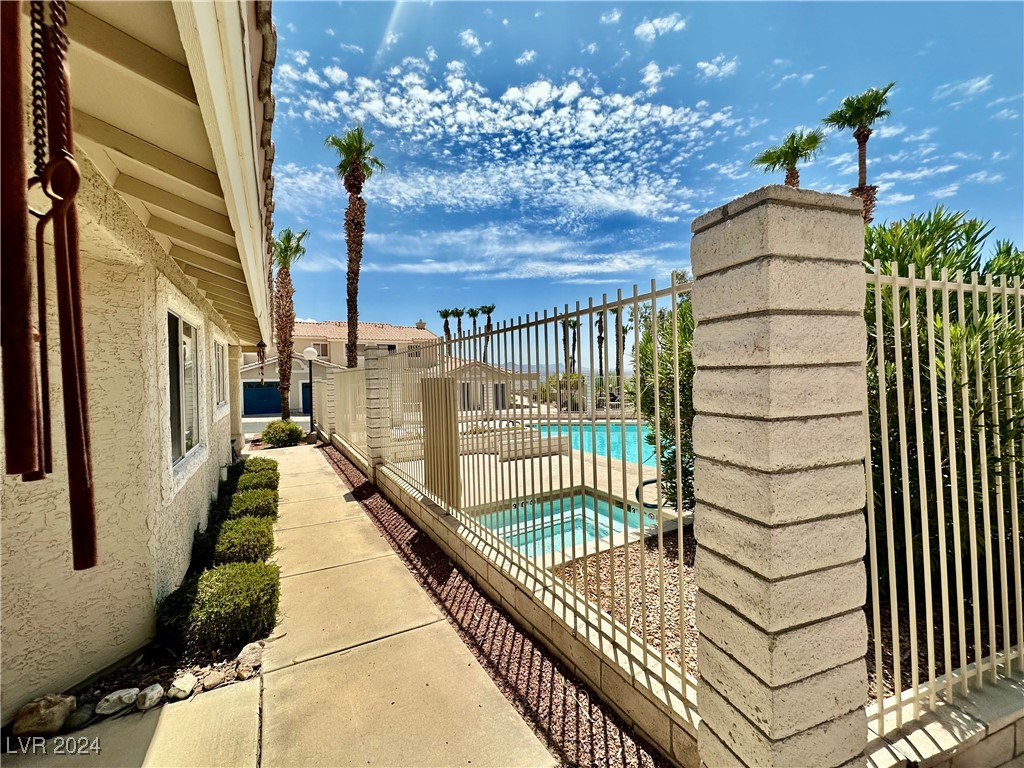 2153 Camel Mesa Drive Property Photo 3