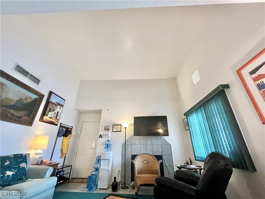 1916 Las Palmas Lane 214 Property Photo 10