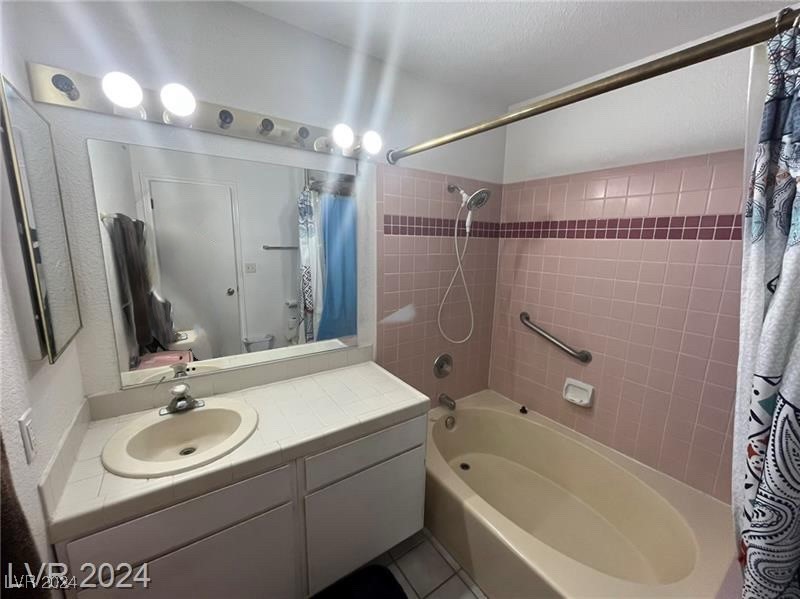 1916 Las Palmas Lane 214 Property Photo 24