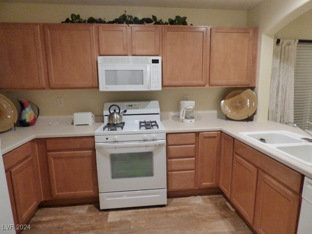 10360 Lettuce Leaf Street Property Photo 5