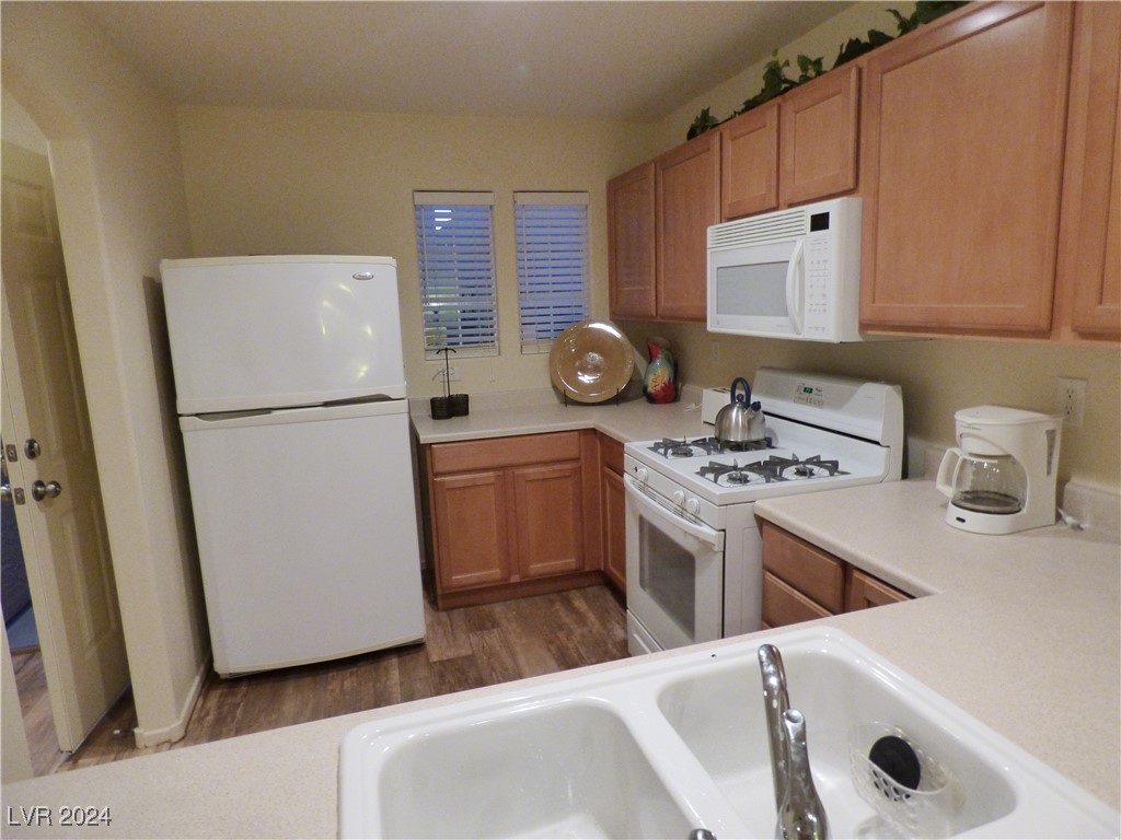 10360 Lettuce Leaf Street Property Photo 6