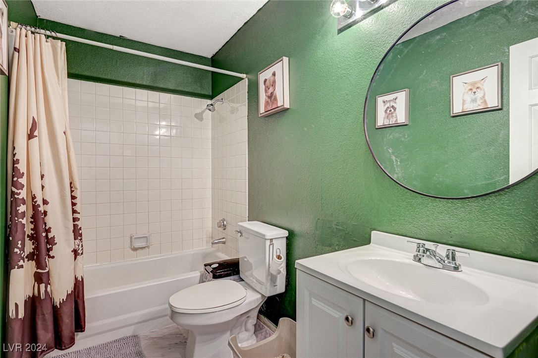 2725 South Nellis Boulevard 2022 Property Photo 17