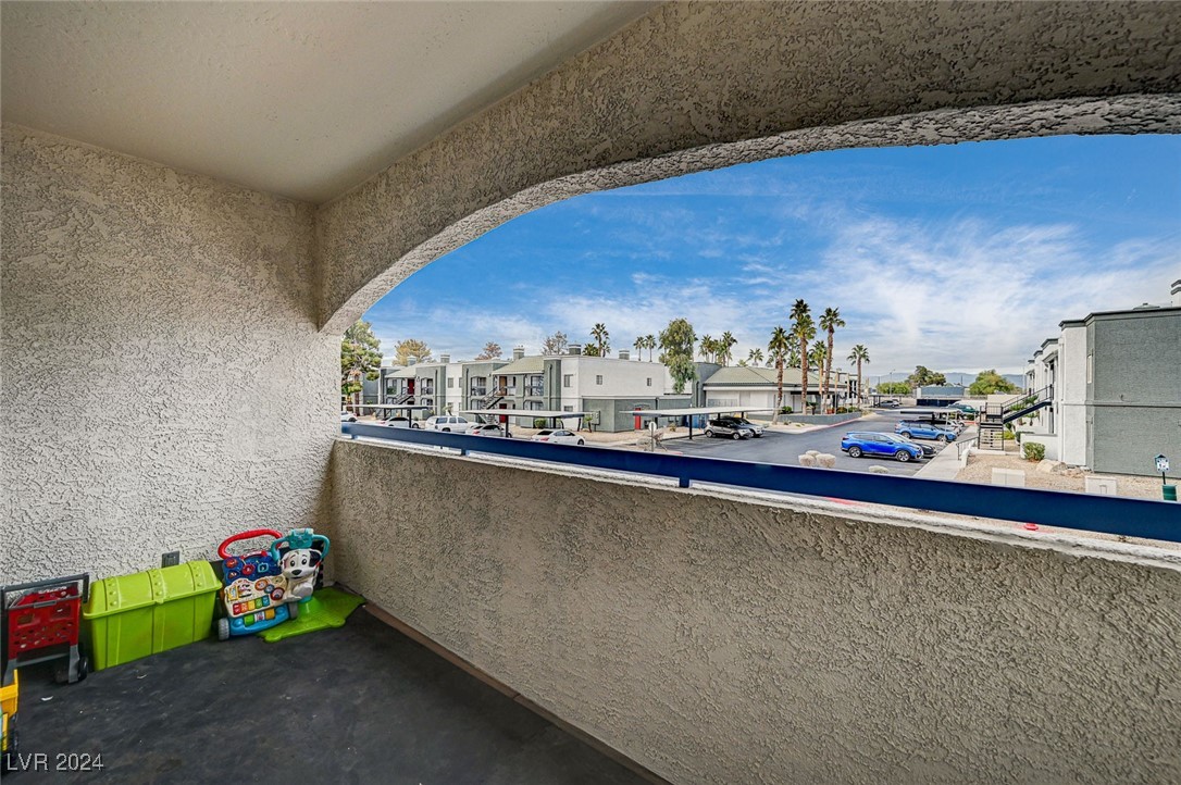 2725 South Nellis Boulevard 2022 Property Photo 19
