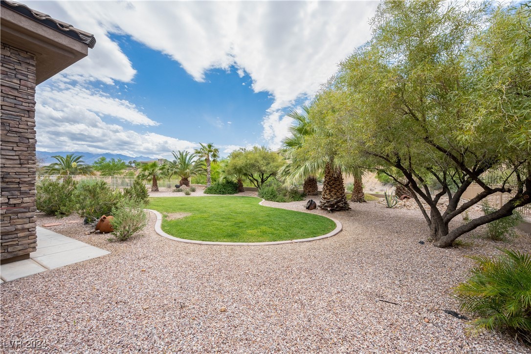 1004 Crest View Drive Property Photo 44