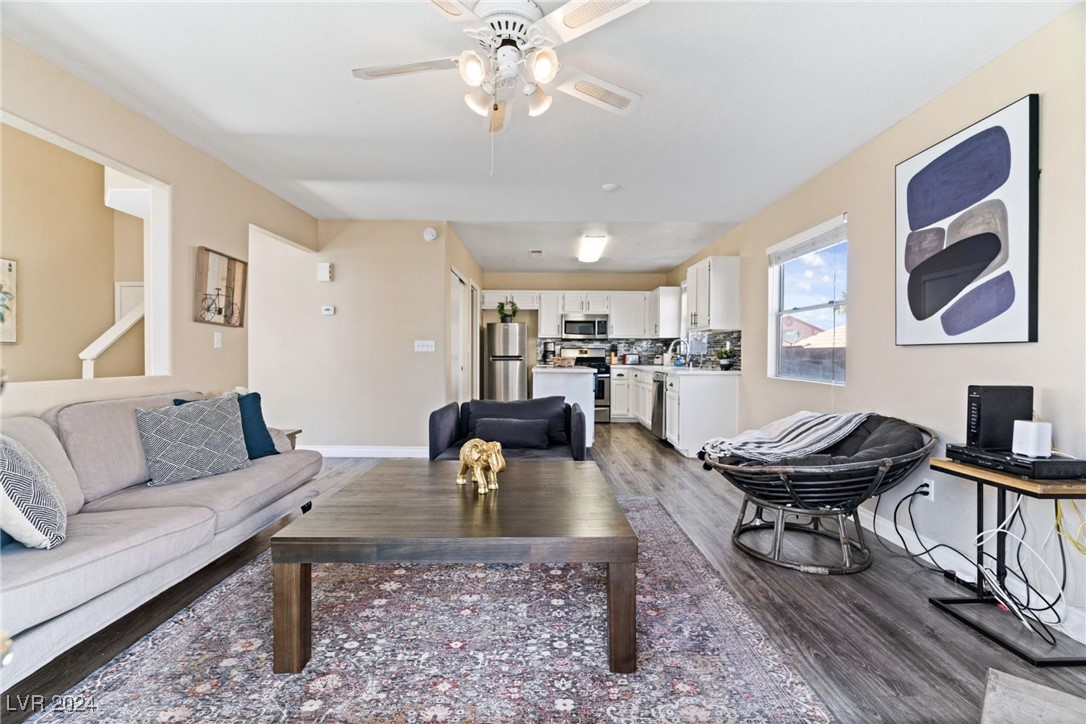 8213 Grassy Point Circle Property Photo 6