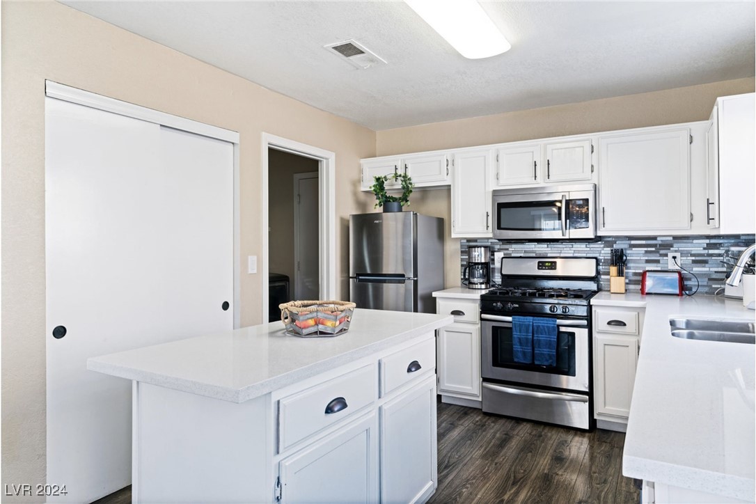 8213 Grassy Point Circle Property Photo 13