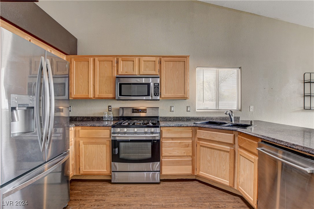 5217 Yellow Dawn Court Property Photo 13
