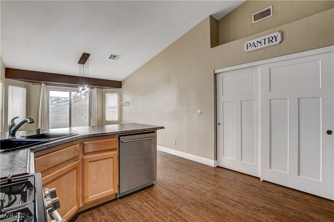 5217 Yellow Dawn Court Property Photo 15