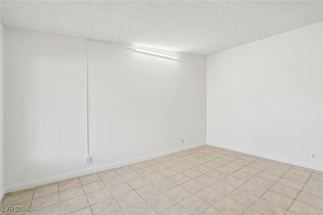 1905 Stewart Avenue Property Photo 7