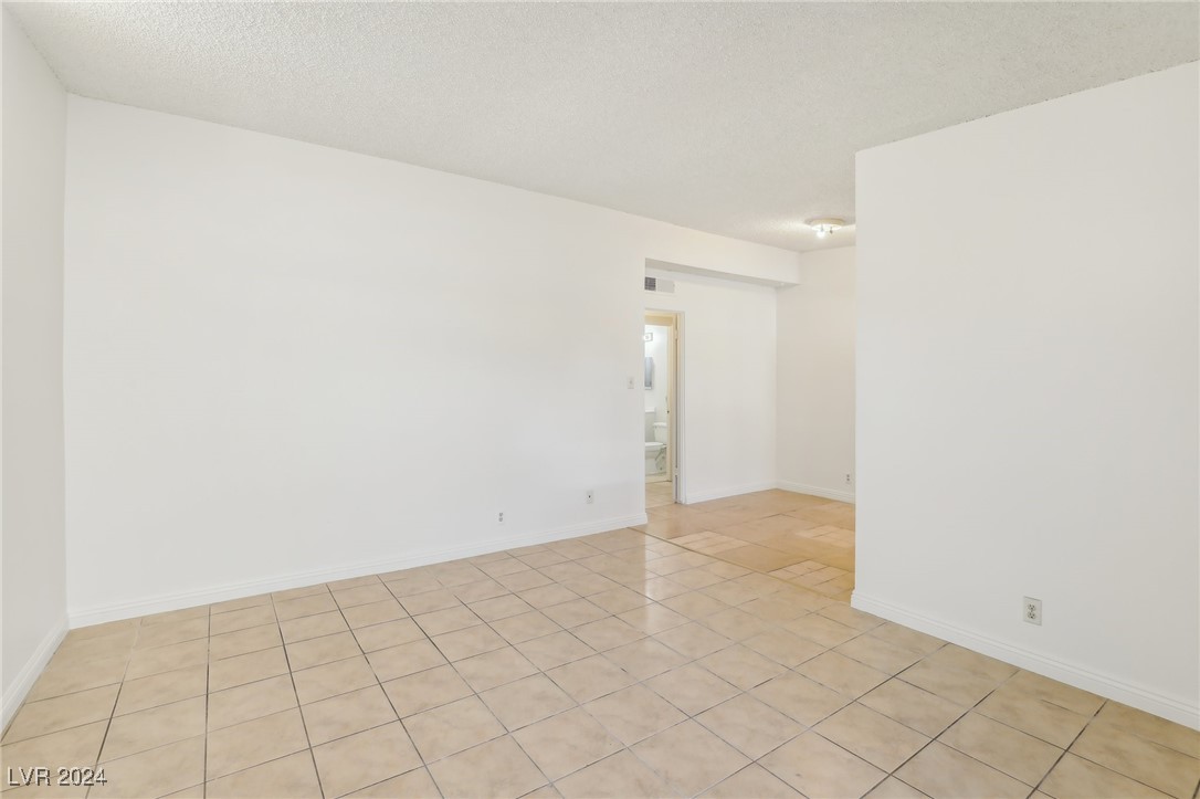 1905 Stewart Avenue Property Photo 8
