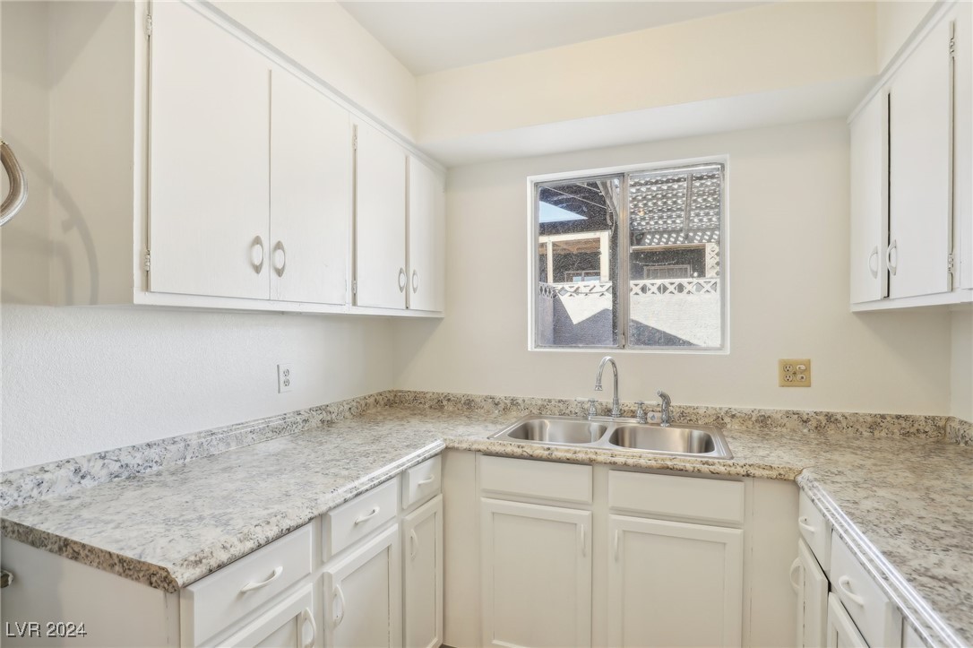 1905 Stewart Avenue Property Photo 14