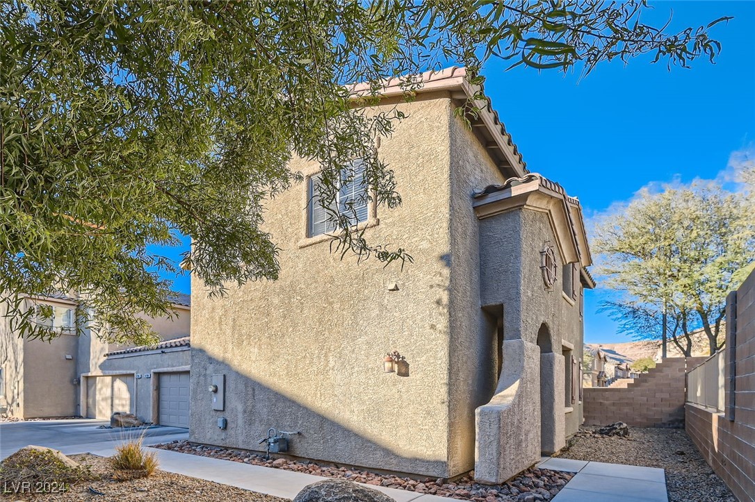 9790 Overlook Ridge Avenue Property Photo 3