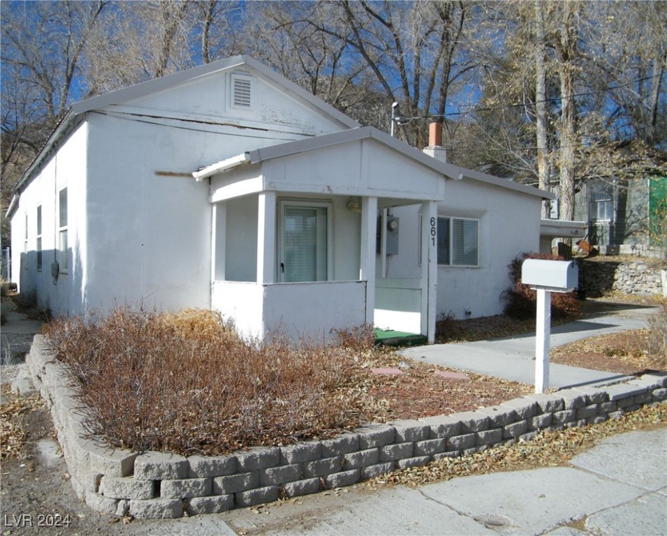 661 Ogden Avenue Property Photo 1