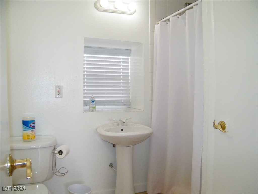661 Ogden Avenue Property Photo 15