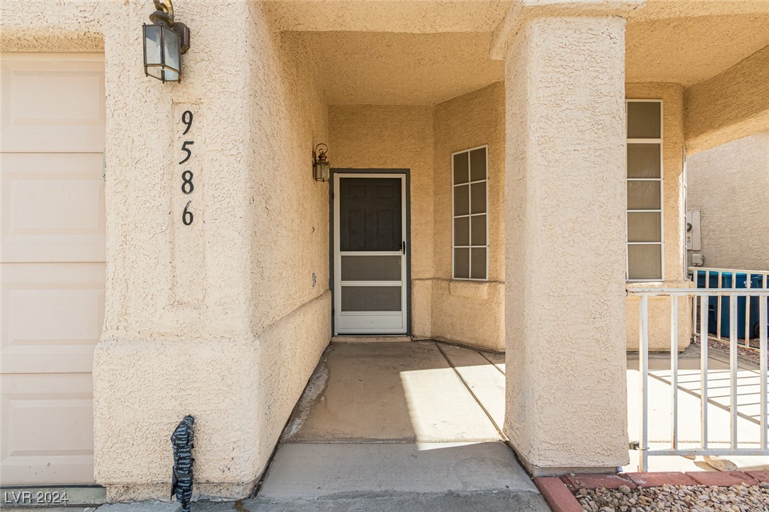 9586 Collinsleap Court Property Photo 4