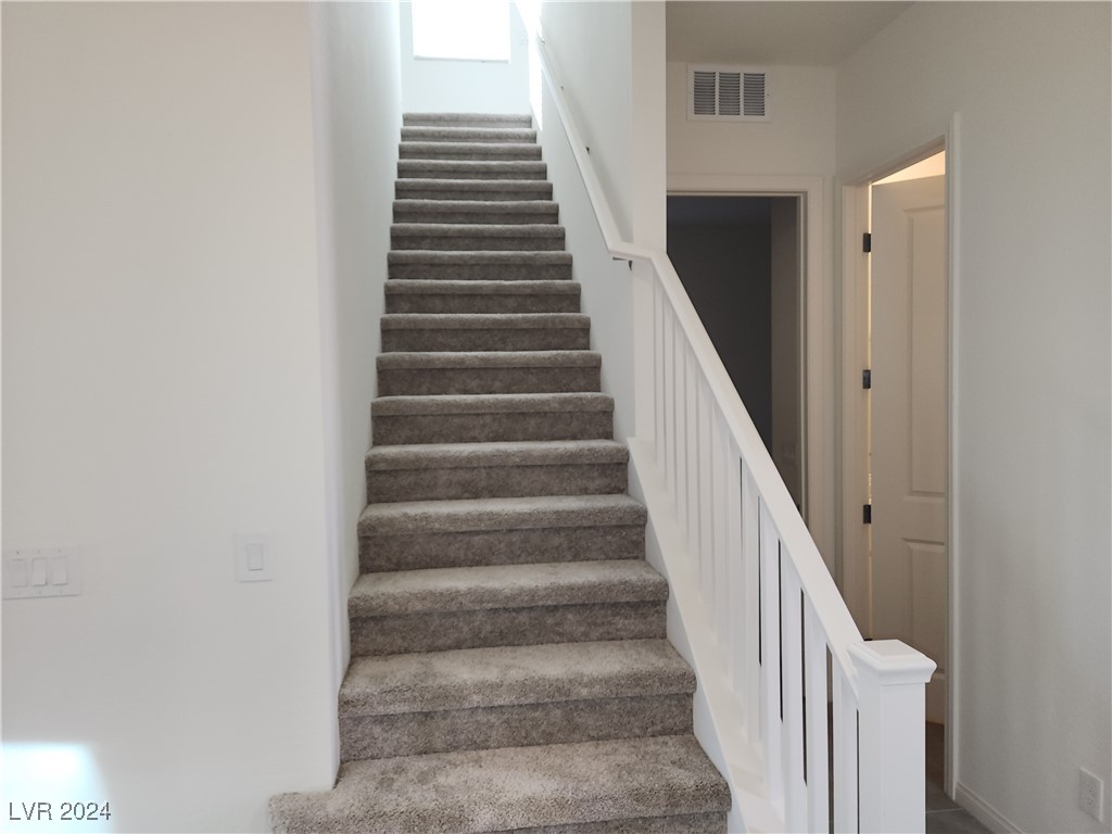 1614 Crested Eagle Street Property Photo 9