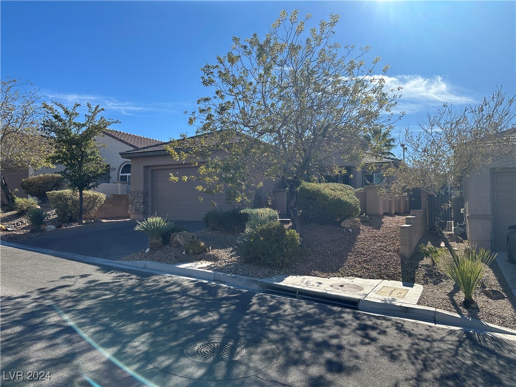 2675 Lochleven Way Property Photo 2