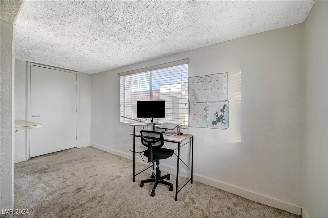 1420 Vegas Valley Drive 18 Property Photo 14