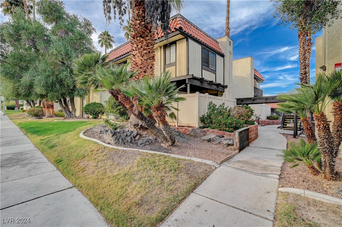 1420 Vegas Valley Drive 18 Property Photo 21