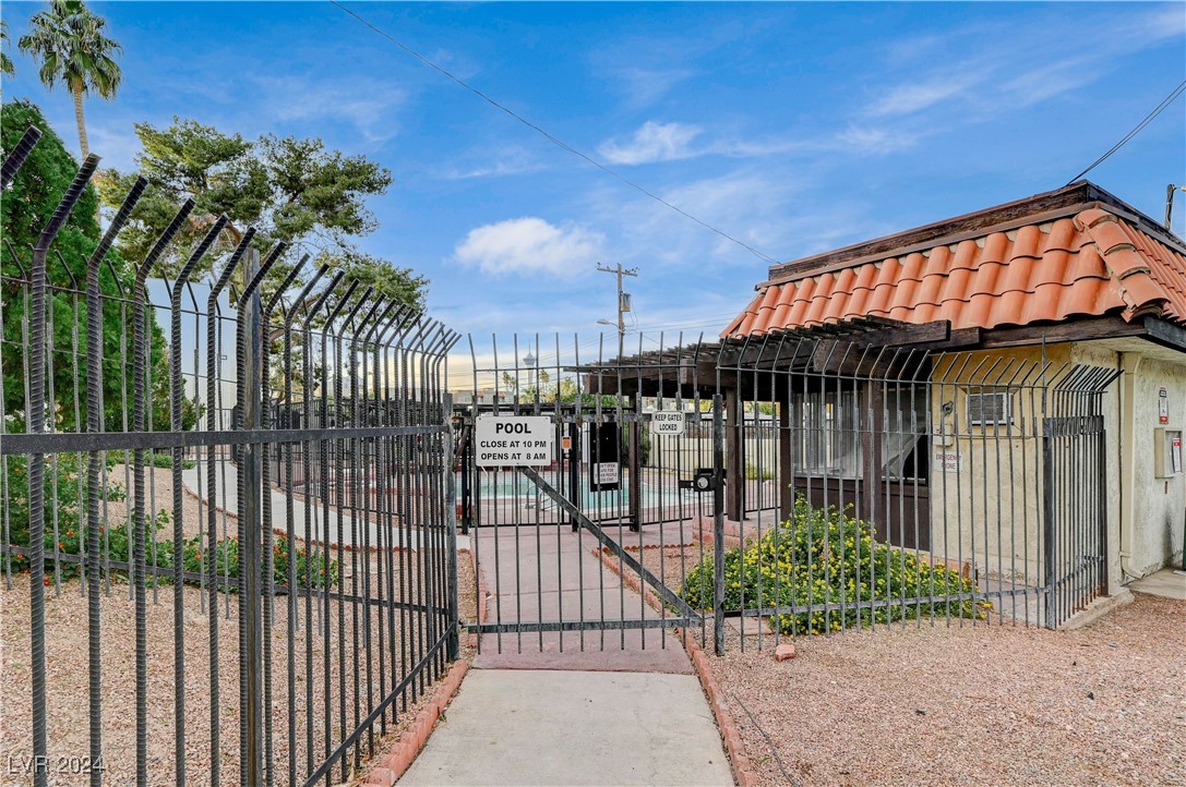 1420 Vegas Valley Drive 18 Property Photo 23