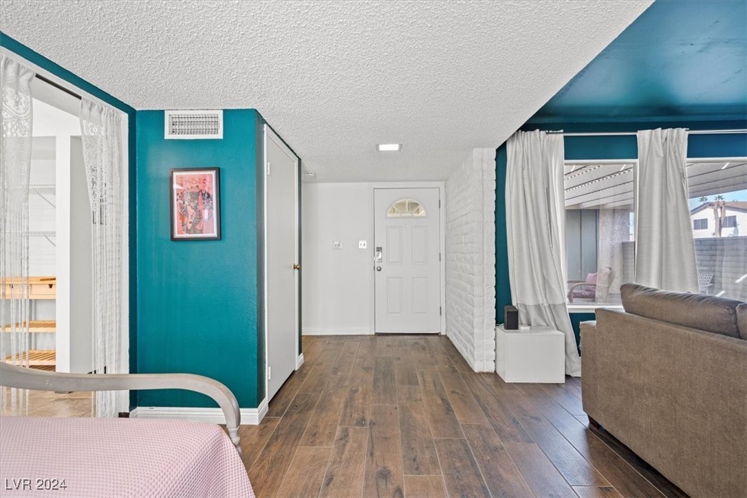 3951 Avonwood Avenue Property Photo 5