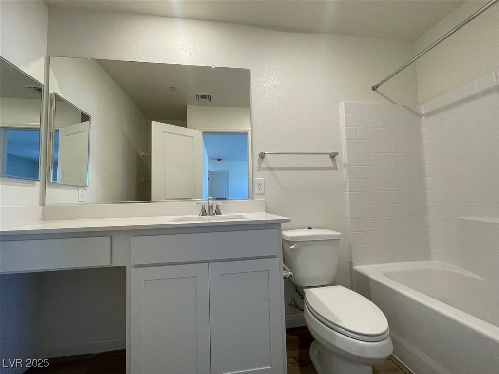 2723 Luzzi Walk Property Photo 7