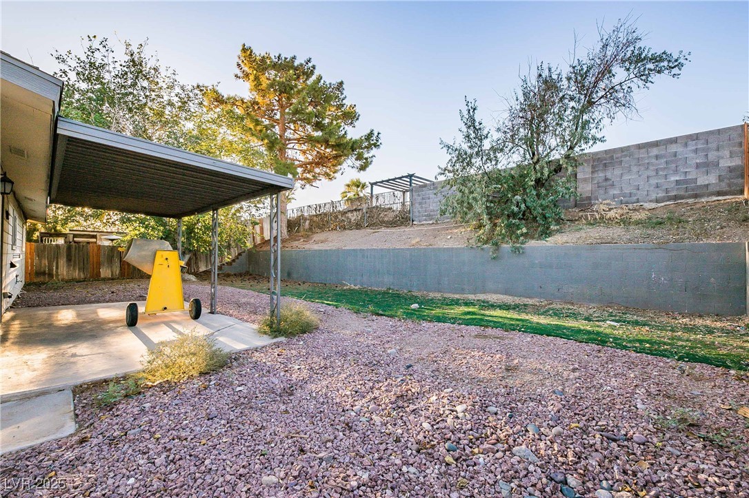 414 Scenic Drive Property Photo 8