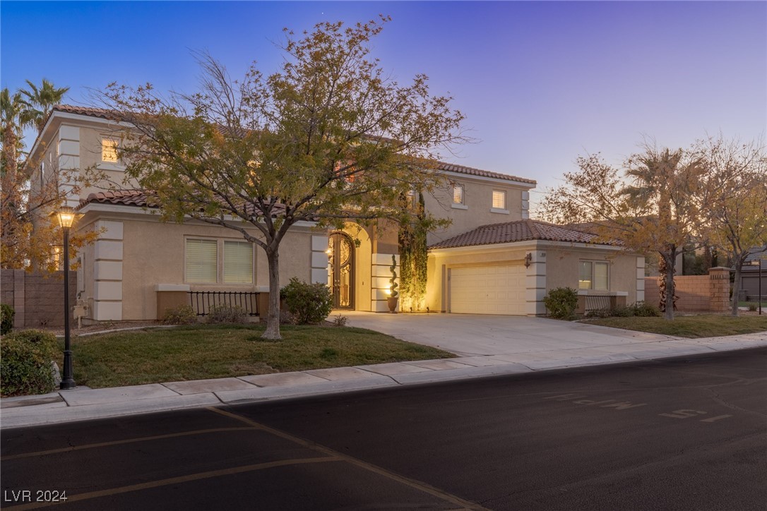 8109 Dark Hollow Place Property Photo 4