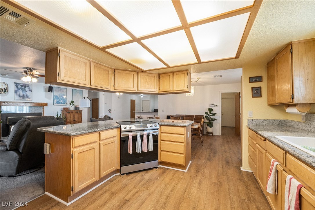 1261 South Comstock Street Property Photo 13