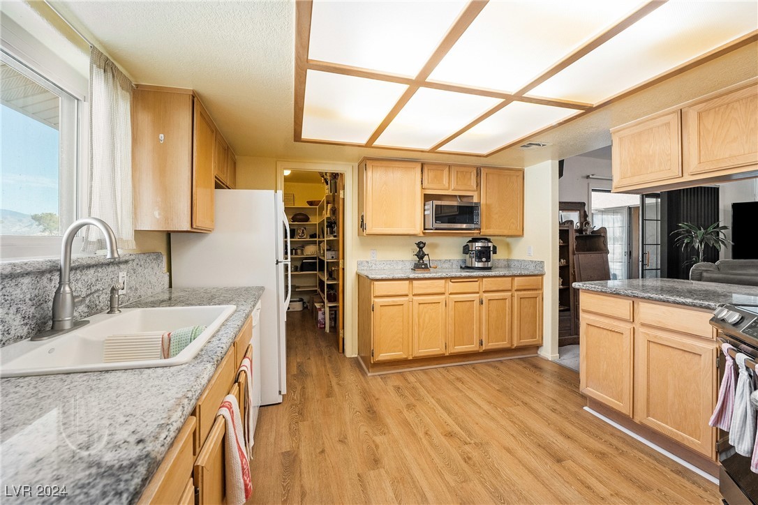1261 South Comstock Street Property Photo 14