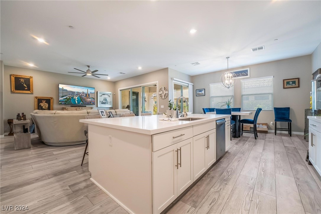 689 Corelli Cove Street Property Photo 15