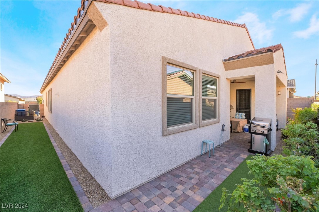 689 Corelli Cove Street Property Photo 36