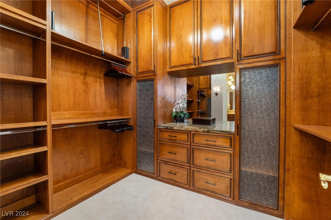 3754 Aldenham Drive Property Photo 24