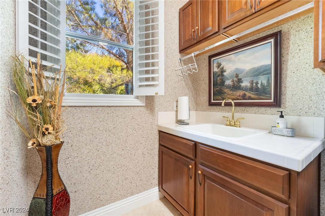 3754 Aldenham Drive Property Photo 40