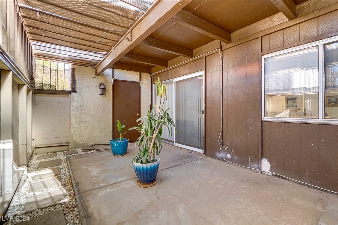 1405 Vegas Valley Drive 151 Property Photo 29