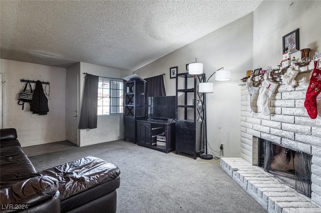 582 Grimsby Avenue Property Photo 6