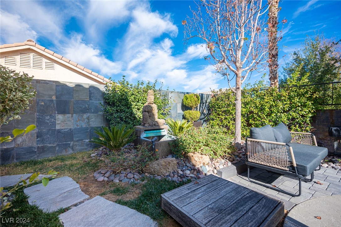 340 Autumn Palace Court Property Photo 9