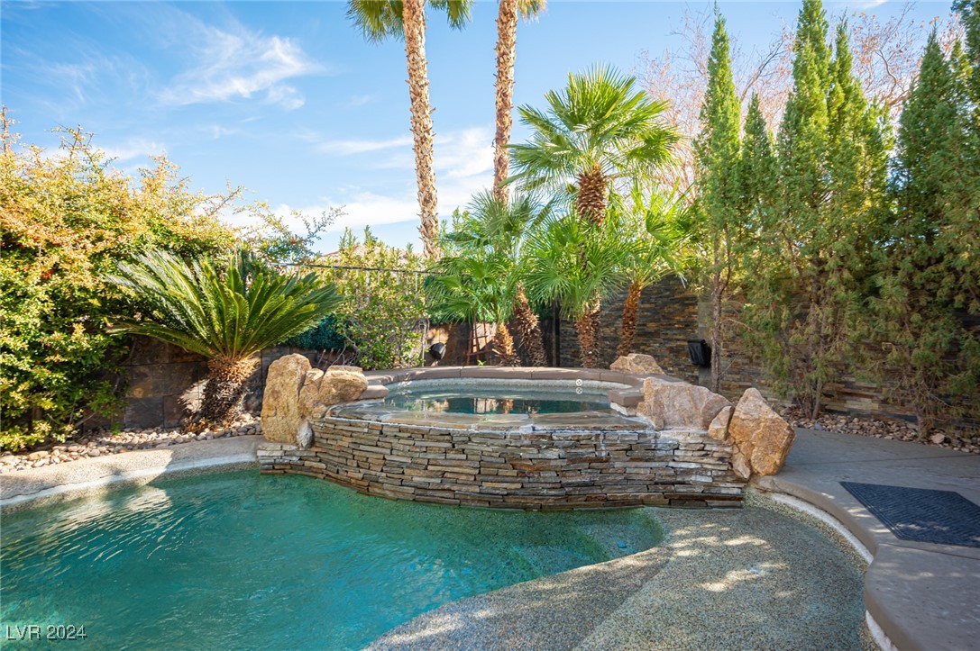 340 Autumn Palace Court Property Photo 11