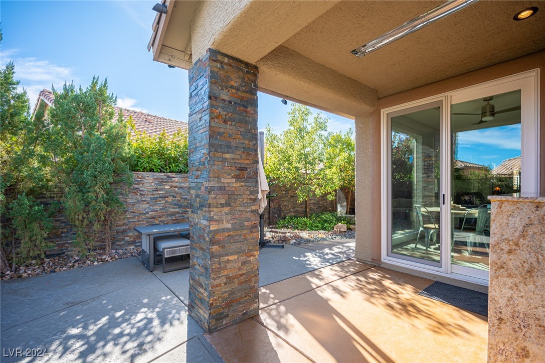 340 Autumn Palace Court Property Photo 12
